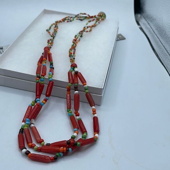 Artisan made tropical layered glass beaded necklace. - Picture 4 of 6
